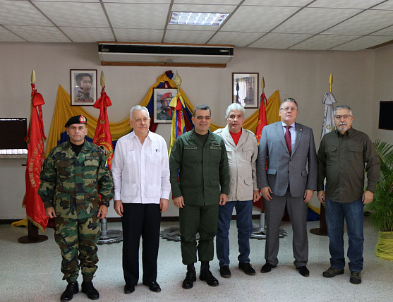 Рособоронэкспорт передал Венесуэле мобильный сервисный комплекс для ремонта военной техники